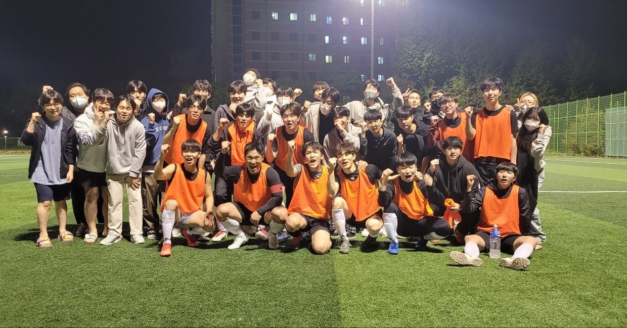 체육대회 축구 단체사진.jpg